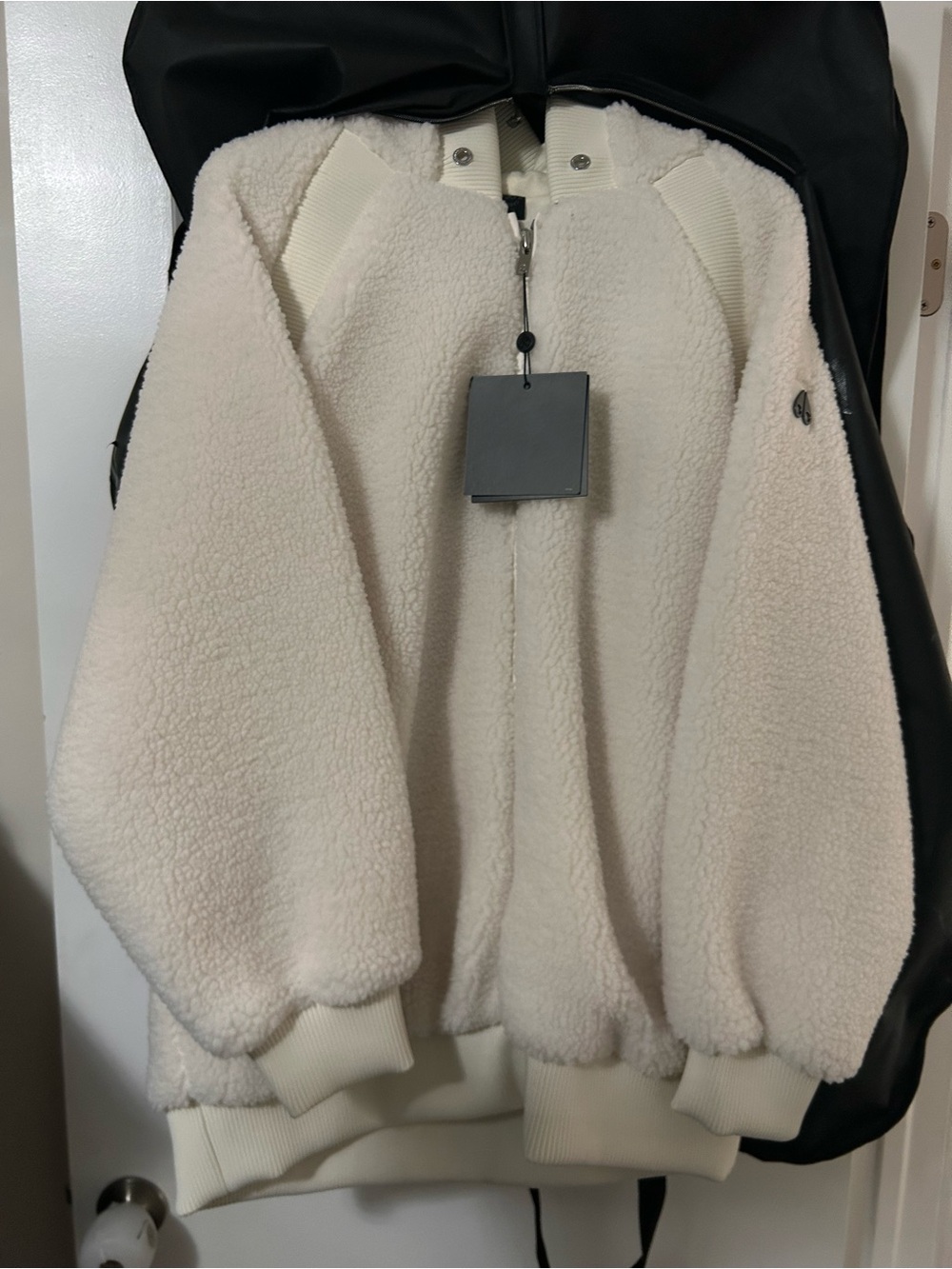 Moose knuckles Sherpa Jacket - Cozy Zip-Up Coat
